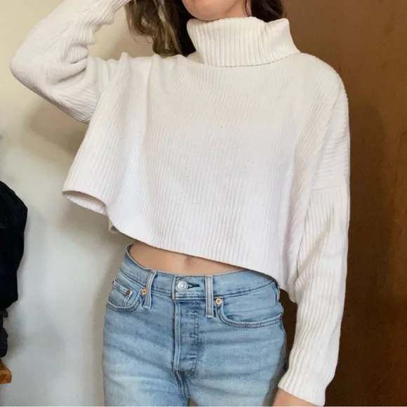 Hollister Ribbed White Turtleneck Sweater Size M - Picture 1 of 8